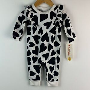 NWT Cat & Jack Baby Girl Black Hearts Ruffle Romper Size 0-3 Months snap closure
